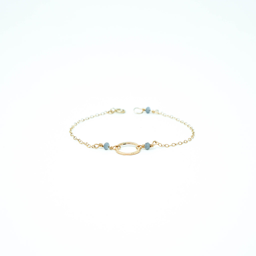Simple Circle w. Blue Bracelet